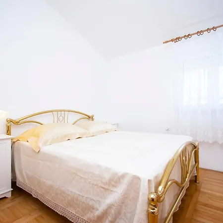 Holiday House Castell Andreis